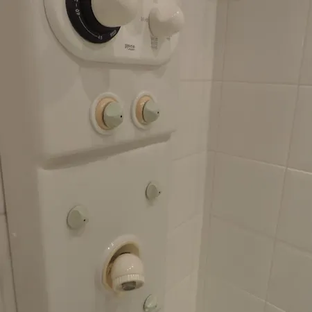 Single Avec Breakfast Cannes