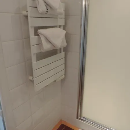 Single Avec Breakfast * 칸느