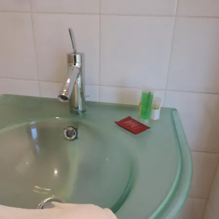 Nocleg ze śniadaniem Single Avec Breakfast *